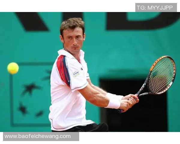 足球明星魅力四射的帅气瞬间剪辑合集尽显风采与风度