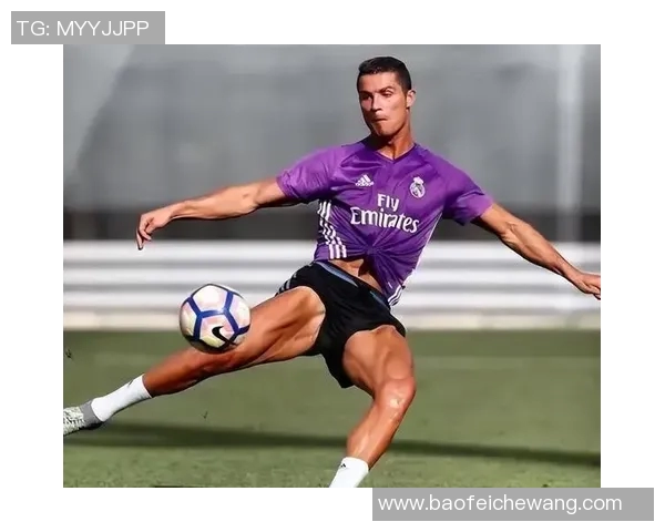 足球明星肌肉测评高清图片展示运动员力量与魅力的完美结合