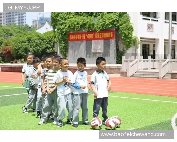 足球明星运球技巧揭秘如何在赛场上灵活自如地掌控足球