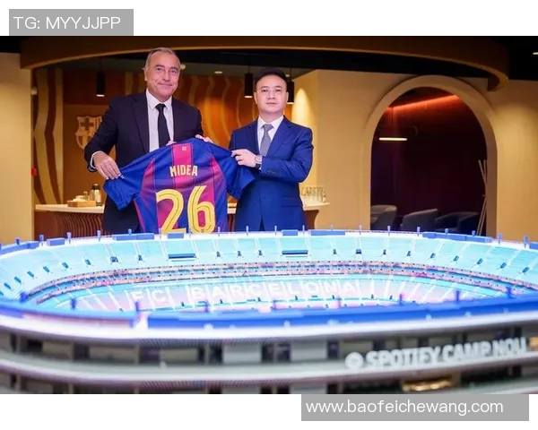 足球明星跨界展才华唱歌表演引发球迷热潮